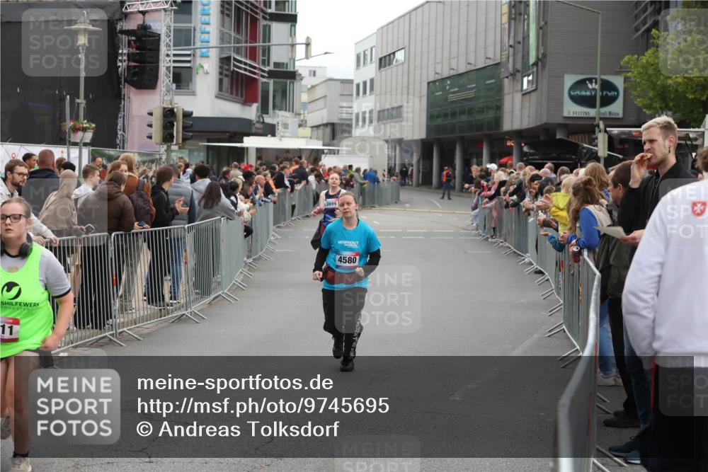 12.06.2026 - Holstenköstenlauf Andreas Tolksdorf http://msf.ph/oto/9745695 12.06.2026 18:15:24 Laufen 11, 3699, 4580 meine-sportfotos.de