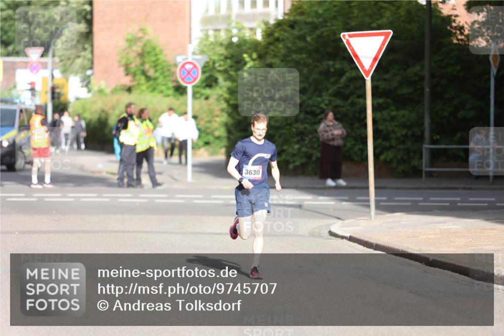 12.06.2026 - Holstenköstenlauf Andreas Tolksdorf http://msf.ph/oto/9745707 12.06.2026 19:07:26 Laufen 3630 meine-sportfotos.de
