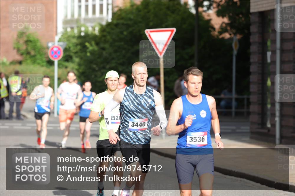 12.06.2026 - Holstenköstenlauf Andreas Tolksdorf http://msf.ph/oto/9745712 12.06.2026 19:07:41 Laufen 520, 3440, 3536 meine-sportfotos.de