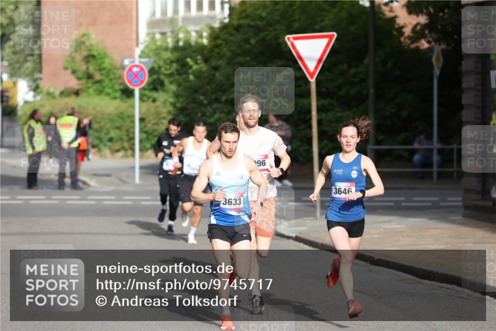 12.06.2026 - Holstenköstenlauf Andreas Tolksdorf http://msf.ph/oto/9745717 12.06.2026 19:07:44 Laufen 196, 3633, 3646 meine-sportfotos.de