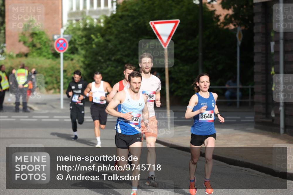 12.06.2026 - Holstenköstenlauf Andreas Tolksdorf http://msf.ph/oto/9745718 12.06.2026 19:07:45 Laufen 96, 3646, 633 meine-sportfotos.de