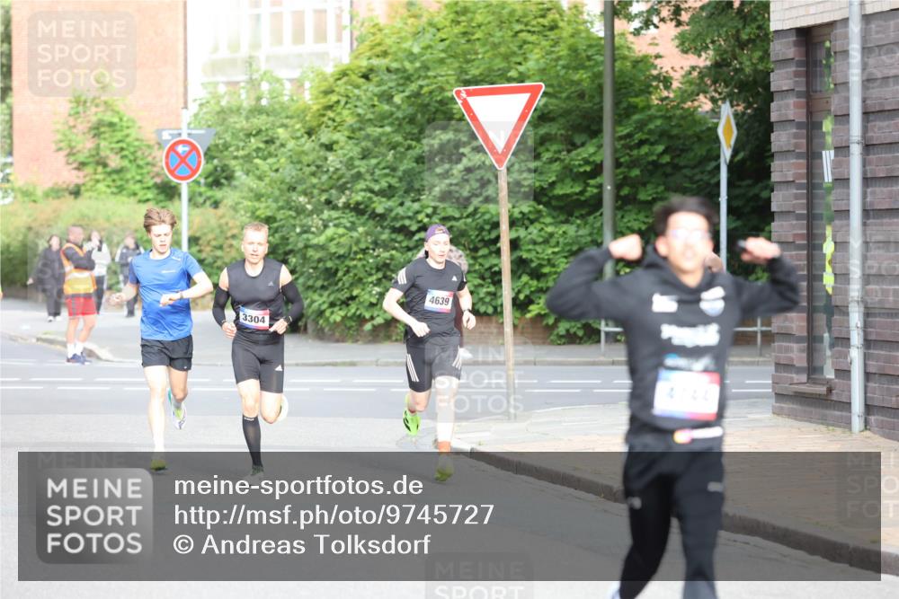 12.06.2026 - Holstenköstenlauf Andreas Tolksdorf http://msf.ph/oto/9745727 12.06.2026 19:07:50 Laufen 3304, 4639 meine-sportfotos.de
