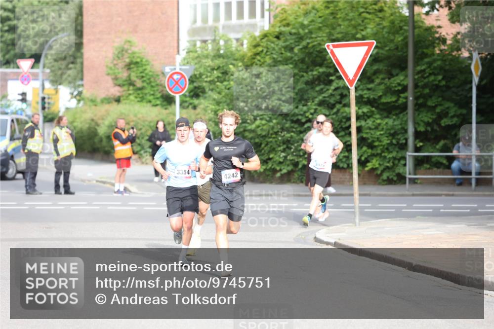 12.06.2026 - Holstenköstenlauf Andreas Tolksdorf http://msf.ph/oto/9745751 12.06.2026 19:08:07 Laufen 3354, 4242 meine-sportfotos.de