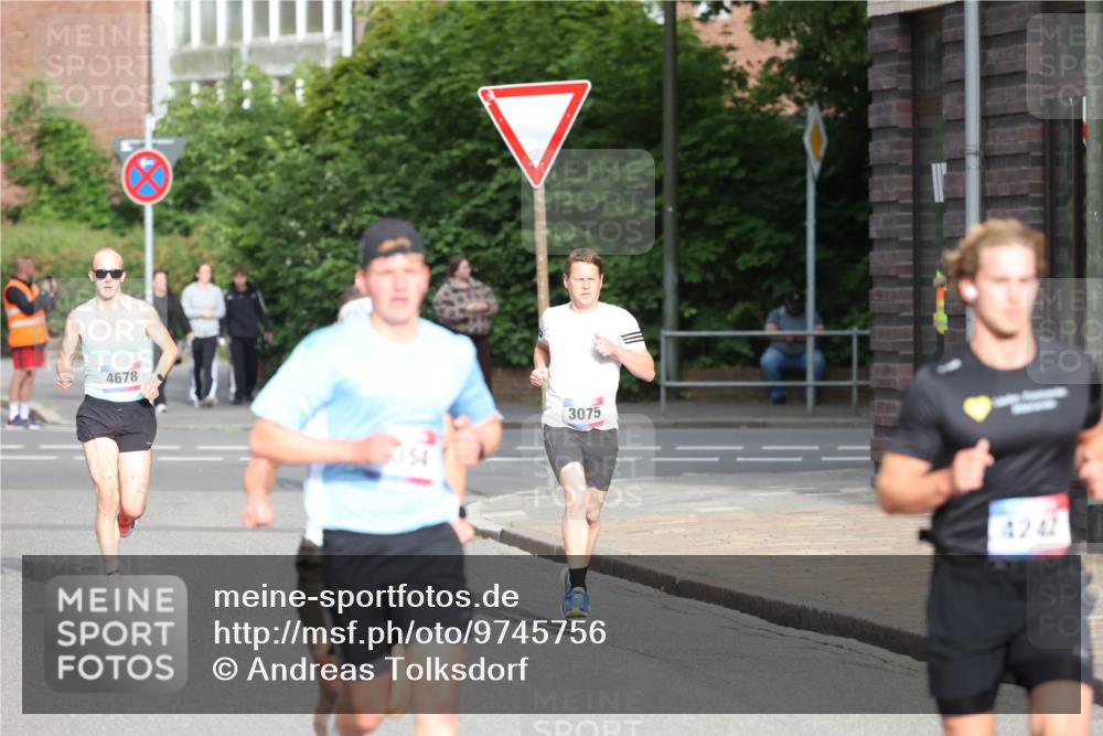 12.06.2026 - Holstenköstenlauf Andreas Tolksdorf http://msf.ph/oto/9745756 12.06.2026 19:08:11 Laufen 4678, 3075, 4242 meine-sportfotos.de