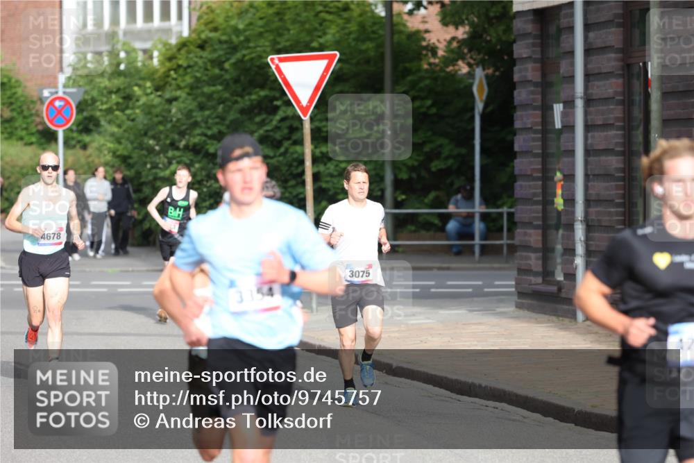 12.06.2026 - Holstenköstenlauf Andreas Tolksdorf http://msf.ph/oto/9745757 12.06.2026 19:08:11 Laufen 4678, 3075, 42 meine-sportfotos.de
