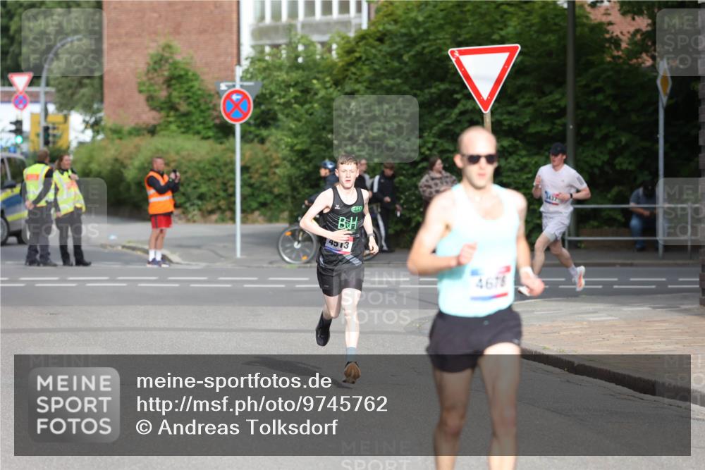 12.06.2026 - Holstenköstenlauf Andreas Tolksdorf http://msf.ph/oto/9745762 12.06.2026 19:08:14 Laufen 4513, 4678 meine-sportfotos.de