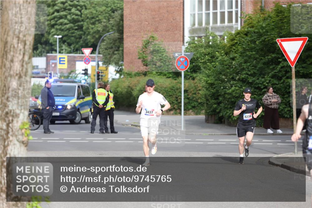 12.06.2026 - Holstenköstenlauf Andreas Tolksdorf http://msf.ph/oto/9745765 12.06.2026 19:08:17 Laufen 3437, 4239 meine-sportfotos.de