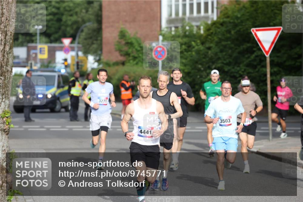 12.06.2026 - Holstenköstenlauf Andreas Tolksdorf http://msf.ph/oto/9745771 12.06.2026 19:08:24 Laufen 3271, 4441, 3503, 19 meine-sportfotos.de