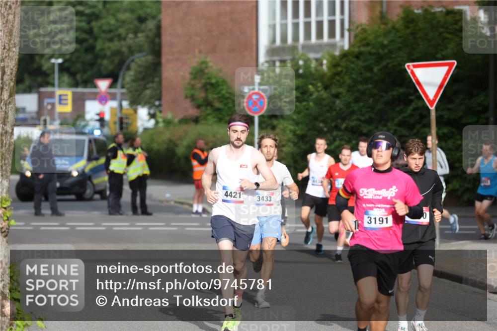 12.06.2026 - Holstenköstenlauf Andreas Tolksdorf http://msf.ph/oto/9745781 12.06.2026 19:08:30 Laufen 4421, 3433, 3191 meine-sportfotos.de