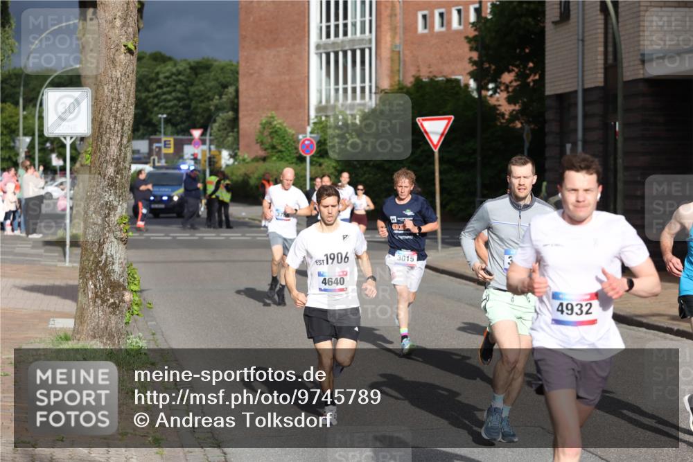 12.06.2026 - Holstenköstenlauf Andreas Tolksdorf http://msf.ph/oto/9745789 12.06.2026 19:08:39 Laufen 1906, 4640, 3015, 4932 meine-sportfotos.de