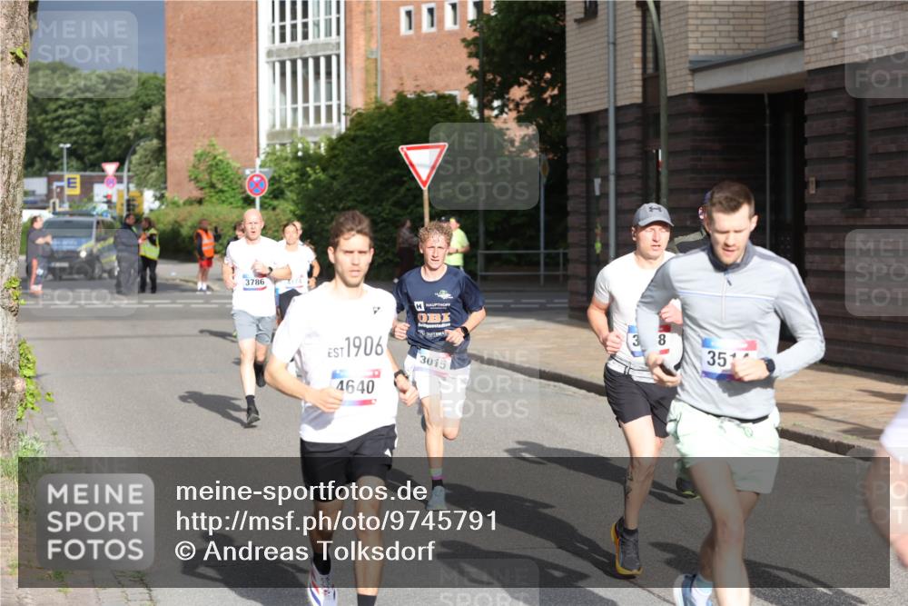 12.06.2026 - Holstenköstenlauf Andreas Tolksdorf http://msf.ph/oto/9745791 12.06.2026 19:08:40 Laufen 3786, 1906, 4640, 3015, 8, 35 meine-sportfotos.de