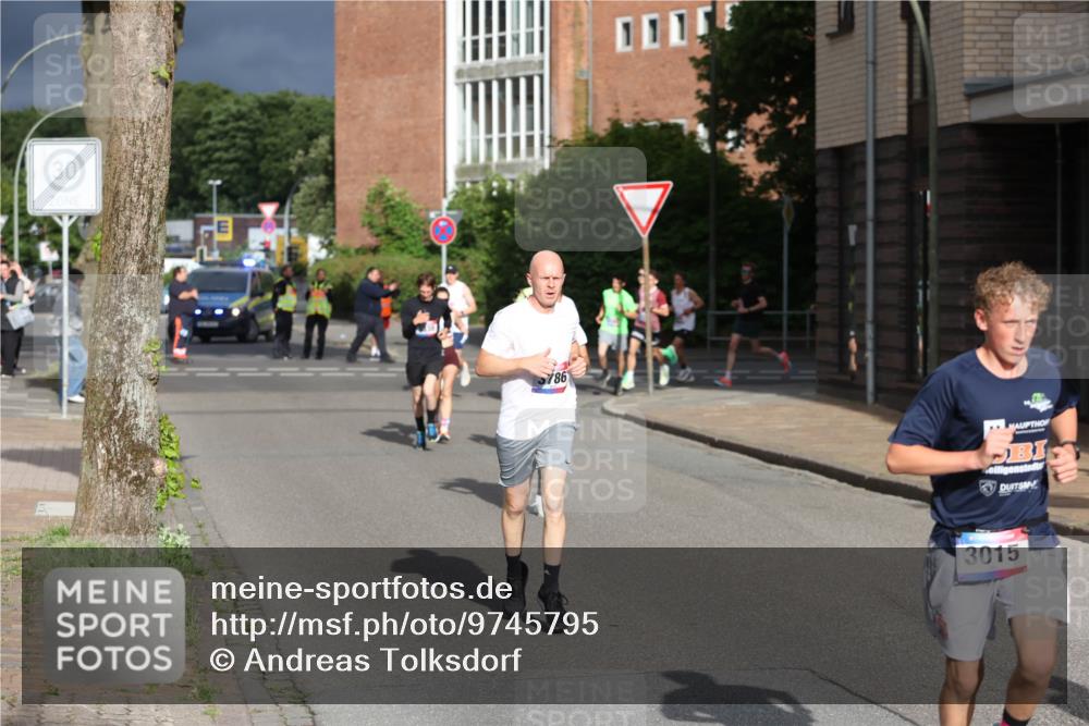 12.06.2026 - Holstenköstenlauf Andreas Tolksdorf http://msf.ph/oto/9745795 12.06.2026 19:08:42 Laufen 786, 3015 meine-sportfotos.de