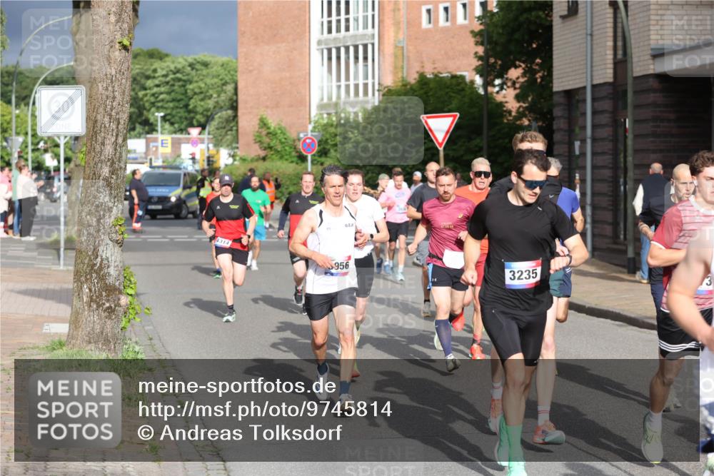 12.06.2026 - Holstenköstenlauf Andreas Tolksdorf http://msf.ph/oto/9745814 12.06.2026 19:08:51 Laufen 4314, 956, 11, 3235 meine-sportfotos.de
