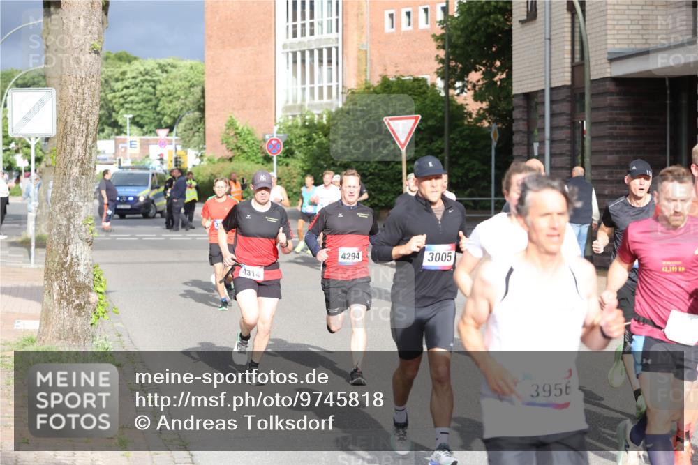 12.06.2026 - Holstenköstenlauf Andreas Tolksdorf http://msf.ph/oto/9745818 12.06.2026 19:08:53 Laufen 4314, 4294, 3005, 42, 195, 3956 meine-sportfotos.de