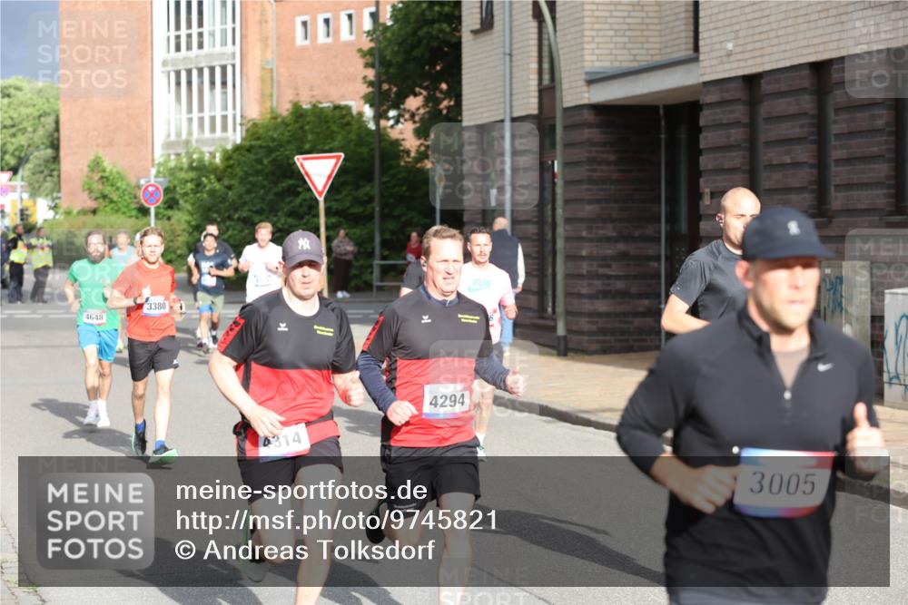 12.06.2026 - Holstenköstenlauf Andreas Tolksdorf http://msf.ph/oto/9745821 12.06.2026 19:08:54 Laufen 4648, 3380, 4314, 4294, 3005 meine-sportfotos.de