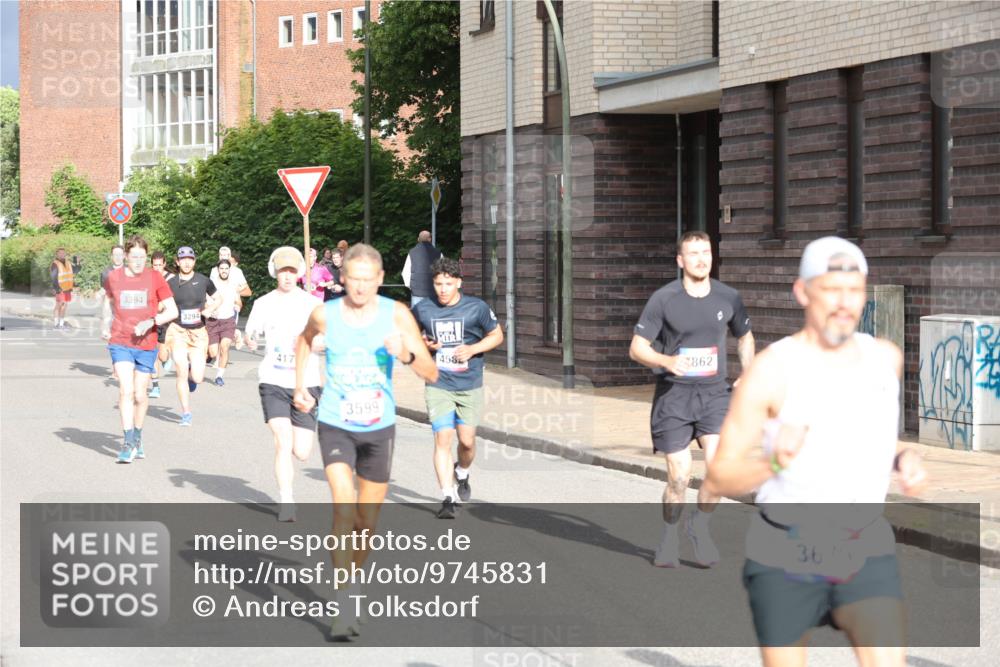 12.06.2026 - Holstenköstenlauf Andreas Tolksdorf http://msf.ph/oto/9745831 12.06.2026 19:09:00 Laufen 3394, 3294, 417, 3599, 458, 862, 3639 meine-sportfotos.de