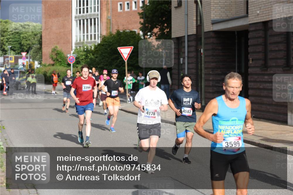12.06.2026 - Holstenköstenlauf Andreas Tolksdorf http://msf.ph/oto/9745834 12.06.2026 19:09:02 Laufen 3394, 3294, 4582, 4176, 3599 meine-sportfotos.de