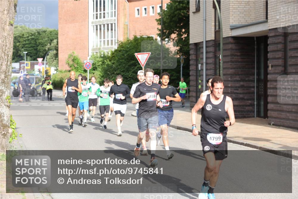12.06.2026 - Holstenköstenlauf Andreas Tolksdorf http://msf.ph/oto/9745841 12.06.2026 19:09:06 Laufen 480, 4067, 3209, 159, 350, 4799 meine-sportfotos.de