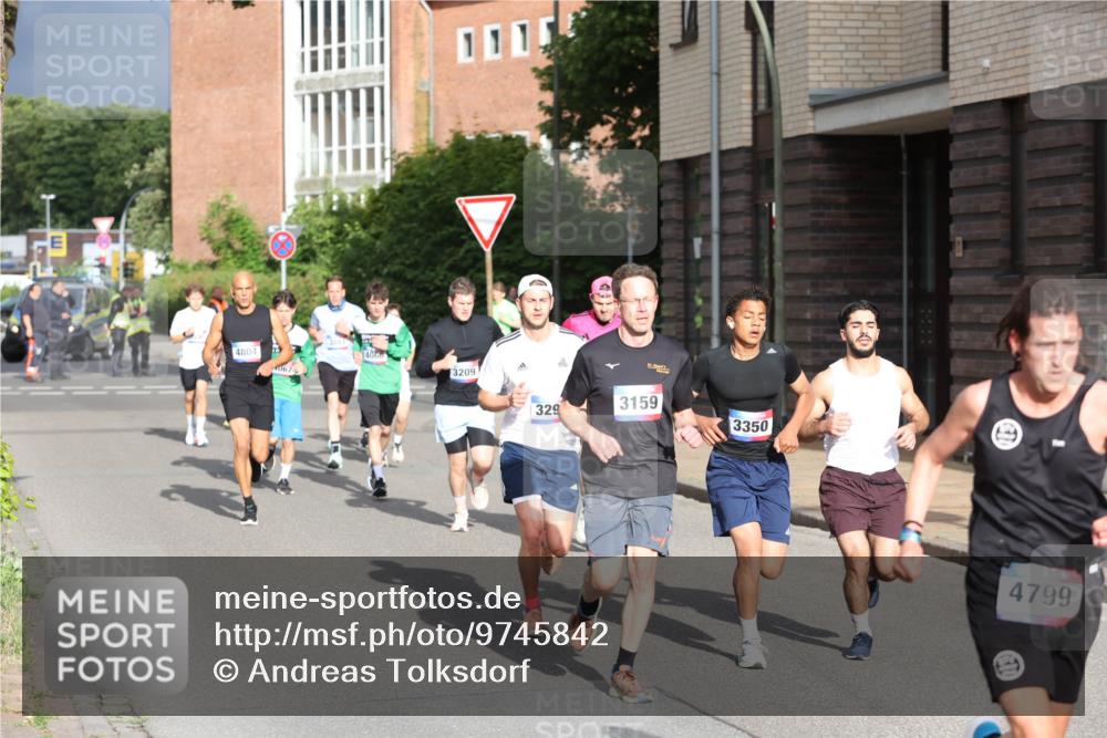 12.06.2026 - Holstenköstenlauf Andreas Tolksdorf http://msf.ph/oto/9745842 12.06.2026 19:09:07 Laufen 4804, 067, 4066, 3209, 3159, 329, 3350, 4799 meine-sportfotos.de