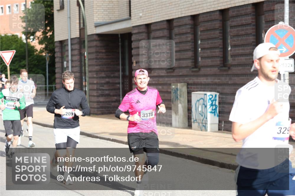 12.06.2026 - Holstenköstenlauf Andreas Tolksdorf http://msf.ph/oto/9745847 12.06.2026 19:09:10 Laufen 1115, 13, 4066, 209, 3378, 329 meine-sportfotos.de