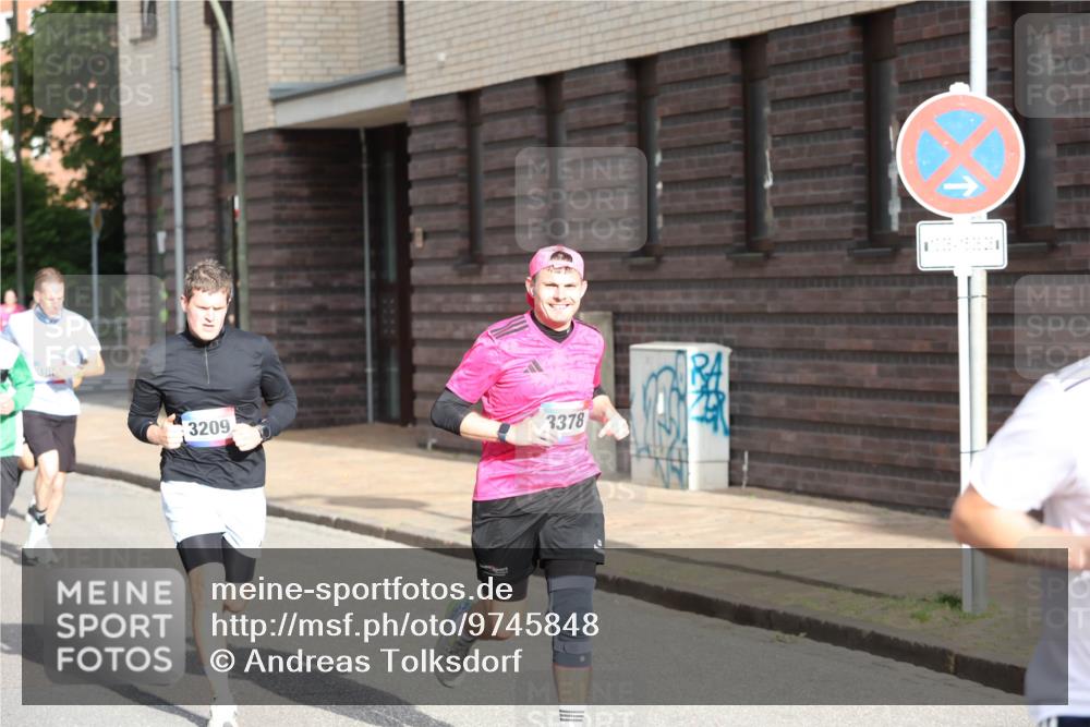 12.06.2026 - Holstenköstenlauf Andreas Tolksdorf http://msf.ph/oto/9745848 12.06.2026 19:09:10 Laufen 3209, 3378, 10, 06, 15, 06 meine-sportfotos.de