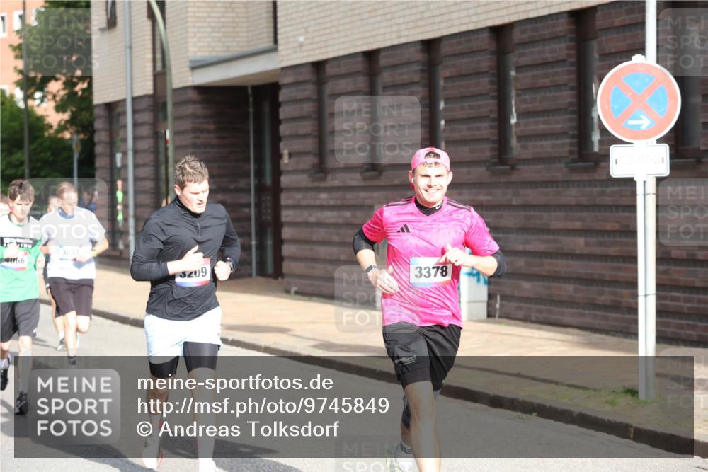 12.06.2026 - Holstenköstenlauf Andreas Tolksdorf http://msf.ph/oto/9745849 12.06.2026 19:09:10 Laufen 4066, 3209, 3378 meine-sportfotos.de