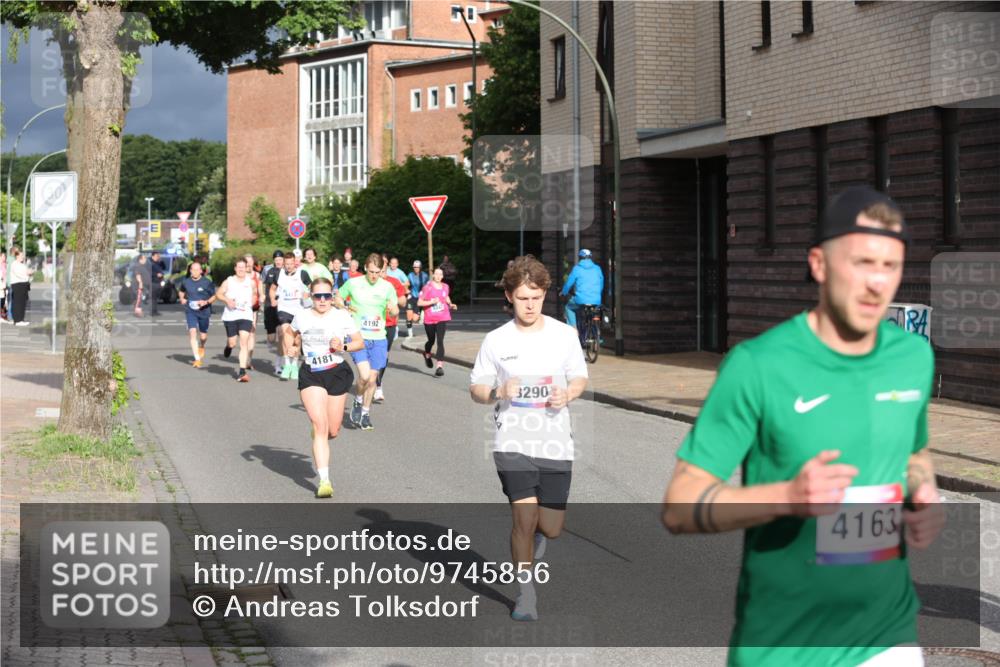 12.06.2026 - Holstenköstenlauf Andreas Tolksdorf http://msf.ph/oto/9745856 12.06.2026 19:09:14 Laufen 4181, 4192, 3290, 4163 meine-sportfotos.de
