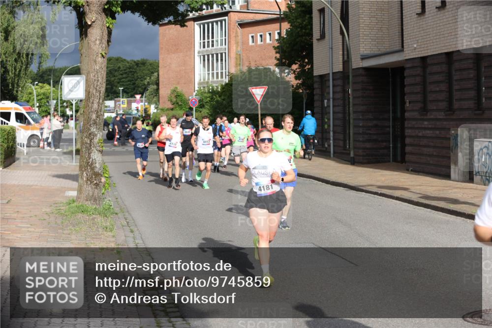 12.06.2026 - Holstenköstenlauf Andreas Tolksdorf http://msf.ph/oto/9745859 12.06.2026 19:09:16 Laufen 4438, 4413, 419, 4181, 12 meine-sportfotos.de