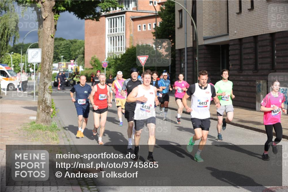 12.06.2026 - Holstenköstenlauf Andreas Tolksdorf http://msf.ph/oto/9745865 12.06.2026 19:09:19 Laufen 4530, 3647, 1115, 4438, 4253, 4413, 4193, 4843 meine-sportfotos.de