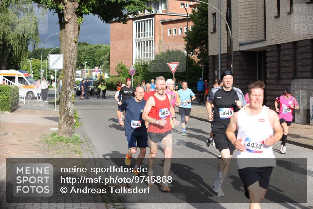 12.06.2026 - Holstenköstenlauf Andreas Tolksdorf http://msf.ph/oto/9745868 12.06.2026 19:09:20 Laufen 115, 4530, 3647, 3020, 3645, 4438, 20, 4255 meine-sportfotos.de