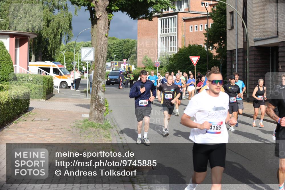 12.06.2026 - Holstenköstenlauf Andreas Tolksdorf http://msf.ph/oto/9745885 12.06.2026 19:09:35 Laufen 3698, 3510, 11156, 4185, 4247, 2103 meine-sportfotos.de