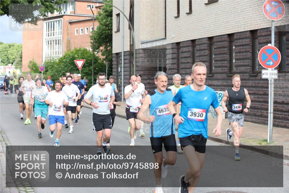 12.06.2026 - Holstenköstenlauf Andreas Tolksdorf http://msf.ph/oto/9745898 12.06.2026 19:09:42 Laufen 3549, 4115, 3891, 3146, 4188, 4635, 3930, 7, 3436, 10, 06, 15, 06, 26 meine-sportfotos.de
