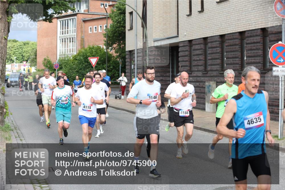12.06.2026 - Holstenköstenlauf Andreas Tolksdorf http://msf.ph/oto/9745900 12.06.2026 19:09:43 Laufen 3522, 3549, 4115, 3146, 4188, 4635, 10, 06, 15, 06, 2 meine-sportfotos.de