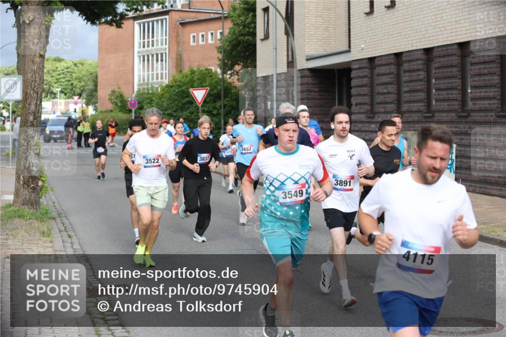 12.06.2026 - Holstenköstenlauf Andreas Tolksdorf http://msf.ph/oto/9745904 12.06.2026 19:09:45 Laufen 3522, 3875, 3657, 3837, 3549, 3891, 4115 meine-sportfotos.de