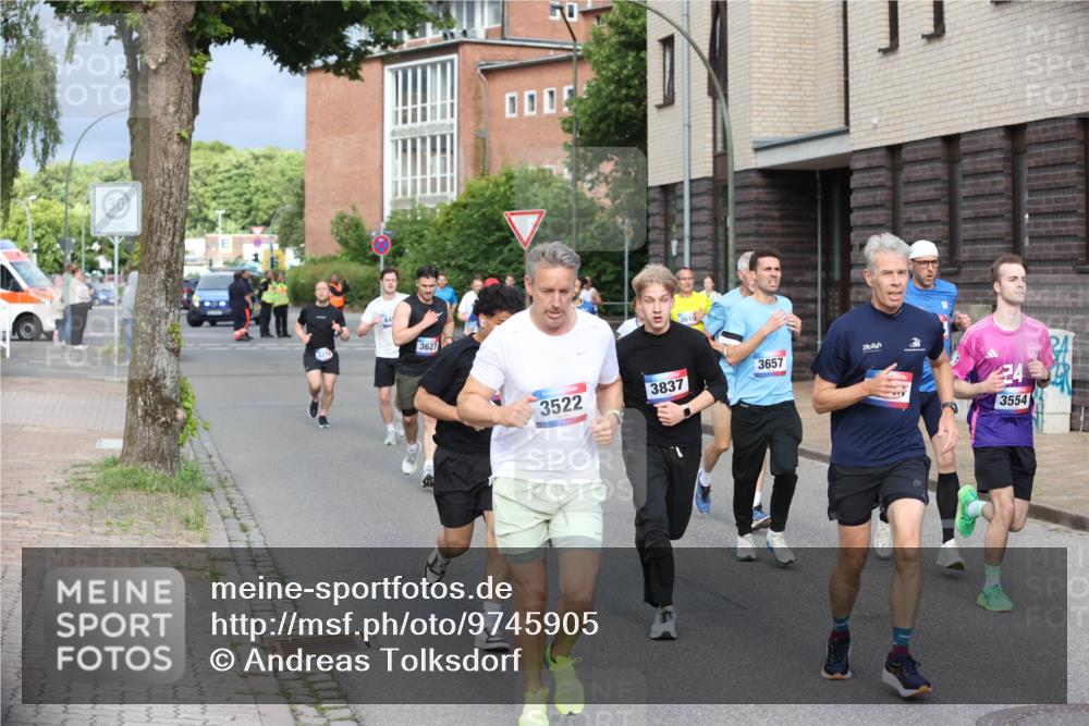 12.06.2026 - Holstenköstenlauf Andreas Tolksdorf http://msf.ph/oto/9745905 12.06.2026 19:09:46 Laufen 3627, 3657, 3522, 3837, 24, 3554 meine-sportfotos.de