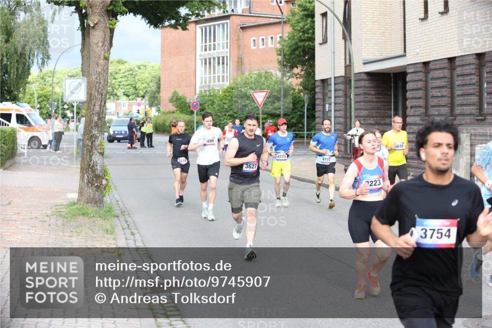 12.06.2026 - Holstenköstenlauf Andreas Tolksdorf http://msf.ph/oto/9745907 12.06.2026 19:09:48 Laufen 499, 3627, 4773, 4772, 223, 610, 3754 meine-sportfotos.de