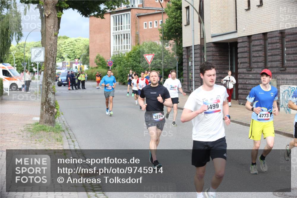 12.06.2026 - Holstenköstenlauf Andreas Tolksdorf http://msf.ph/oto/9745914 12.06.2026 19:09:50 Laufen 3567, 14, 3274, 4661, 1499, 4773 meine-sportfotos.de
