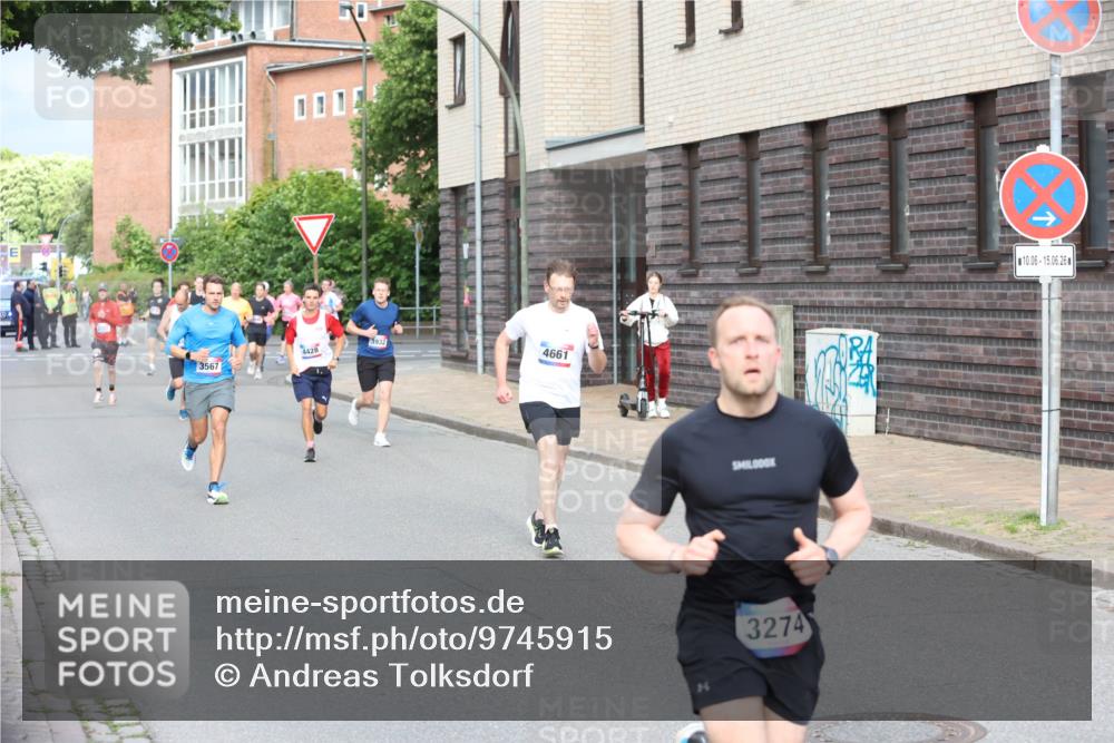 12.06.2026 - Holstenköstenlauf Andreas Tolksdorf http://msf.ph/oto/9745915 12.06.2026 19:09:52 Laufen 3932, 4428, 4661, 3567, 3274, 10, 06, 15, 06, 26 meine-sportfotos.de