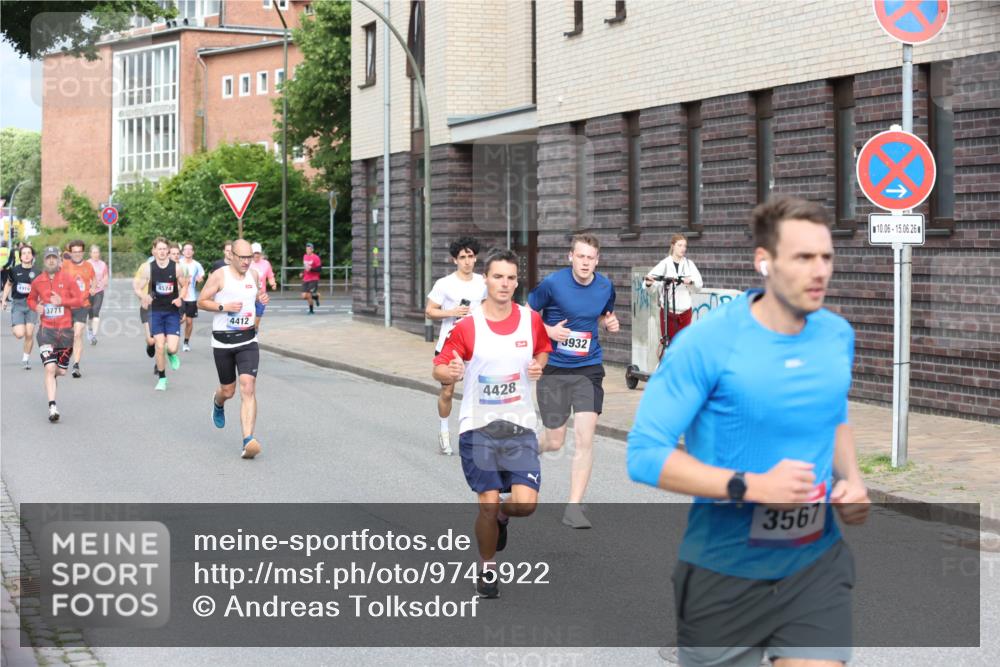 12.06.2026 - Holstenköstenlauf Andreas Tolksdorf http://msf.ph/oto/9745922 12.06.2026 19:09:56 Laufen 3771, 4574, 0005, 4412, 4428, 3932, 3567, 10, 06, 15, 06, 26 meine-sportfotos.de