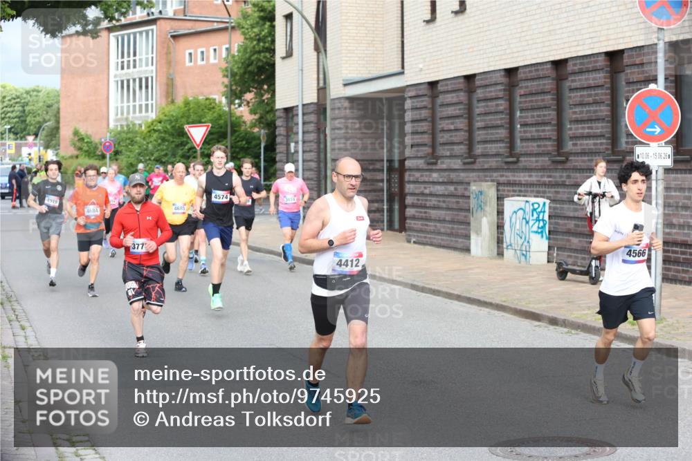 12.06.2026 - Holstenköstenlauf Andreas Tolksdorf http://msf.ph/oto/9745925 12.06.2026 19:09:58 Laufen 4919, 4684, 377, 0005, 4685, 4574, 3034, 4412, 10, 06, 15, 06, 26, 4566 meine-sportfotos.de