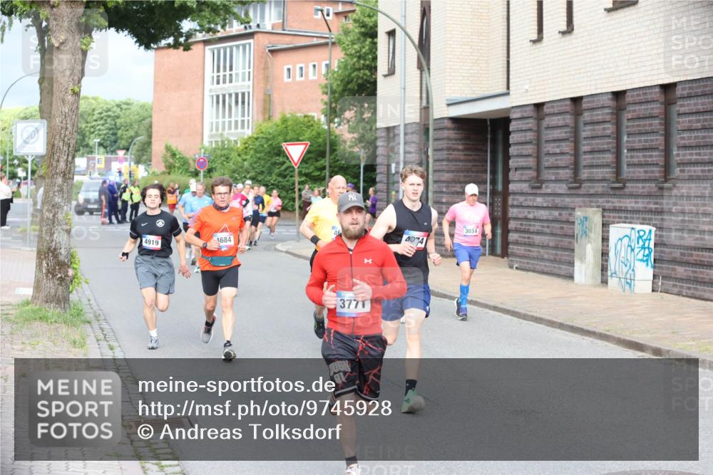 12.06.2026 - Holstenköstenlauf Andreas Tolksdorf http://msf.ph/oto/9745928 12.06.2026 19:09:59 Laufen 0000, 46, 4919, 1684, 3771, 4074, 3034 meine-sportfotos.de