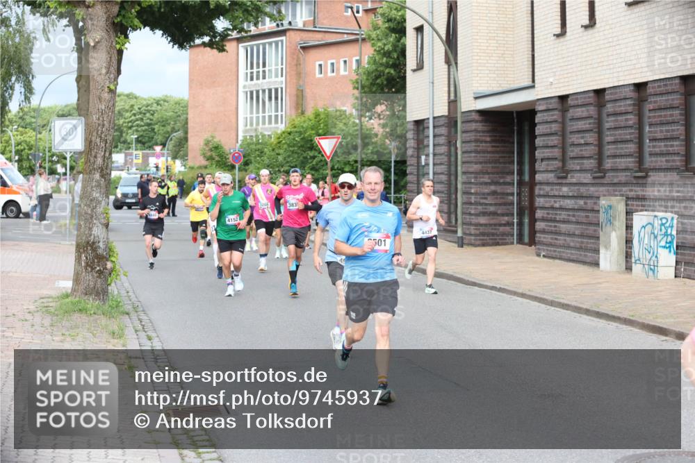 12.06.2026 - Holstenköstenlauf Andreas Tolksdorf http://msf.ph/oto/9745937 12.06.2026 19:10:04 Laufen 4152, 3208, 383, 4, 501, 4437 meine-sportfotos.de