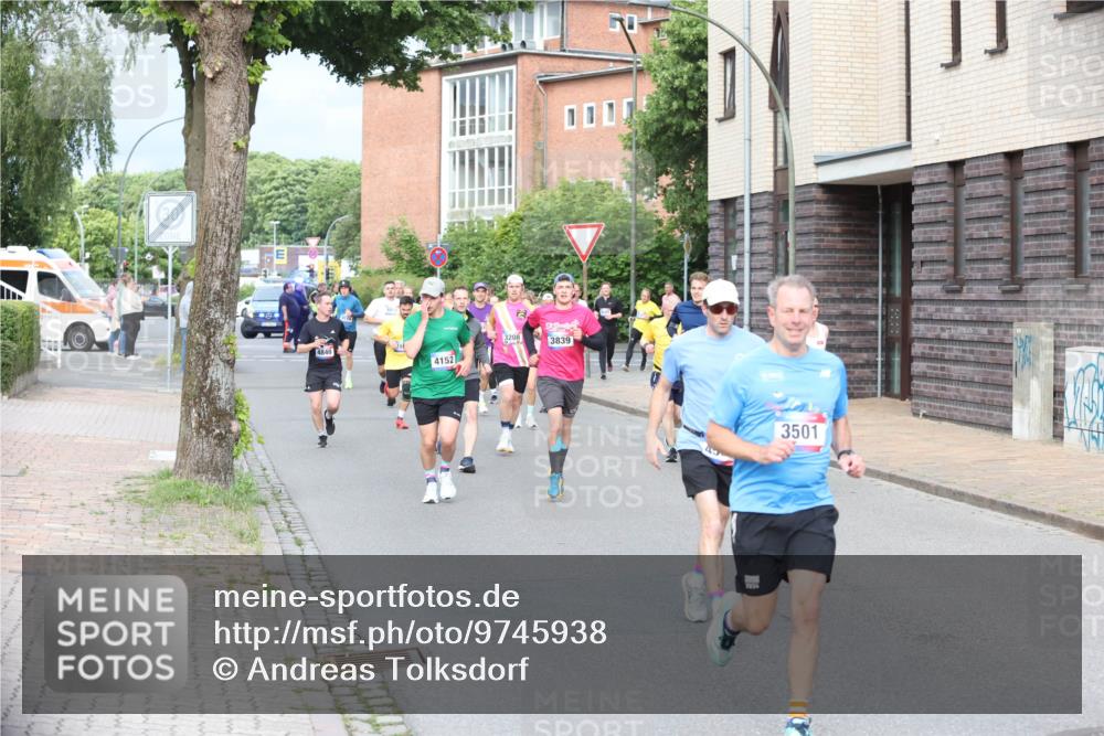 12.06.2026 - Holstenköstenlauf Andreas Tolksdorf http://msf.ph/oto/9745938 12.06.2026 19:10:05 Laufen 4840, 4152, 3208, 3839, 3501 meine-sportfotos.de