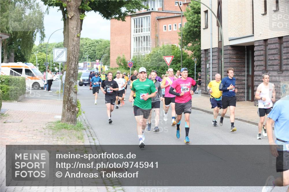 12.06.2026 - Holstenköstenlauf Andreas Tolksdorf http://msf.ph/oto/9745941 12.06.2026 19:10:06 Laufen 4840, 3839, 3027, 4437 meine-sportfotos.de