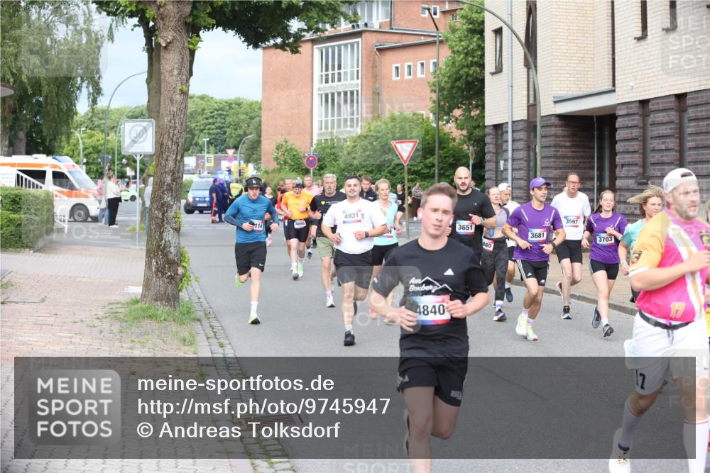 12.06.2026 - Holstenköstenlauf Andreas Tolksdorf http://msf.ph/oto/9745947 12.06.2026 19:10:10 Laufen 114, 4888, 3597, 4931, 3651, 3681, 860, 4840, 3703 meine-sportfotos.de