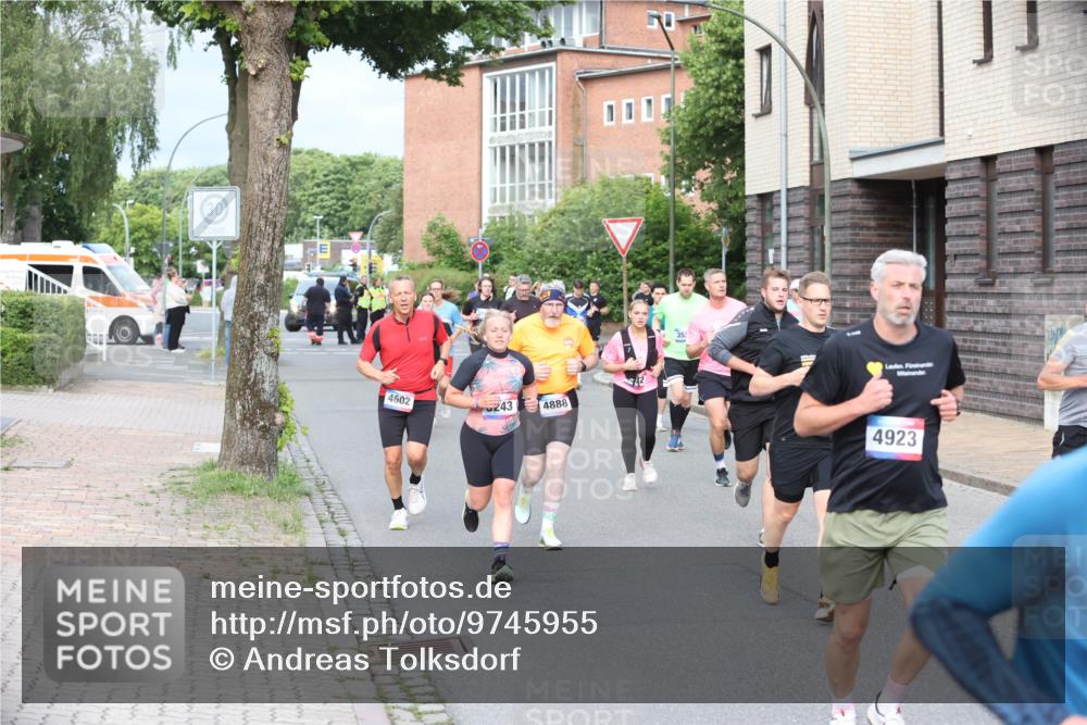12.06.2026 - Holstenköstenlauf Andreas Tolksdorf http://msf.ph/oto/9745955 12.06.2026 19:10:14 Laufen 4602, 243, 4888, 4923 meine-sportfotos.de