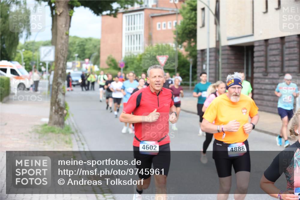 12.06.2026 - Holstenköstenlauf Andreas Tolksdorf http://msf.ph/oto/9745961 12.06.2026 19:10:16 Laufen 4602, 4888 meine-sportfotos.de
