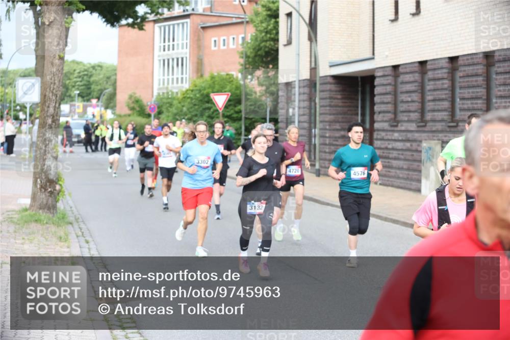 12.06.2026 - Holstenköstenlauf Andreas Tolksdorf http://msf.ph/oto/9745963 12.06.2026 19:10:17 Laufen 3302, 3132, 4720, 4576 meine-sportfotos.de
