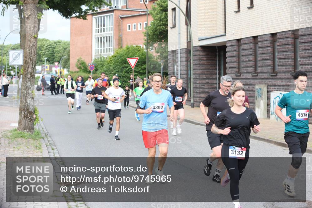12.06.2026 - Holstenköstenlauf Andreas Tolksdorf http://msf.ph/oto/9745965 12.06.2026 19:10:18 Laufen 3212, 3302, 3909, 3132, 4576 meine-sportfotos.de
