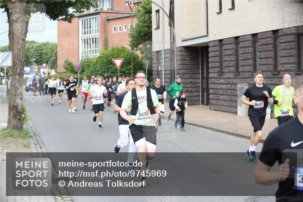 12.06.2026 - Holstenköstenlauf Andreas Tolksdorf http://msf.ph/oto/9745969 12.06.2026 19:10:24 Laufen 3975, 3112, 3236, 3479, 3533, 3889, 3 meine-sportfotos.de